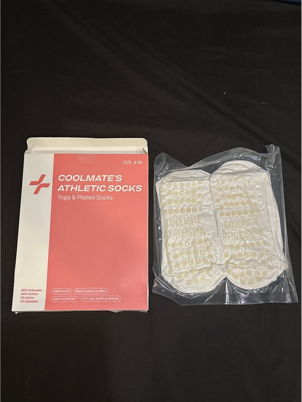 Coolmate's Athletic Yoga & Pilates Socks Size 6-10 with Grip Dots